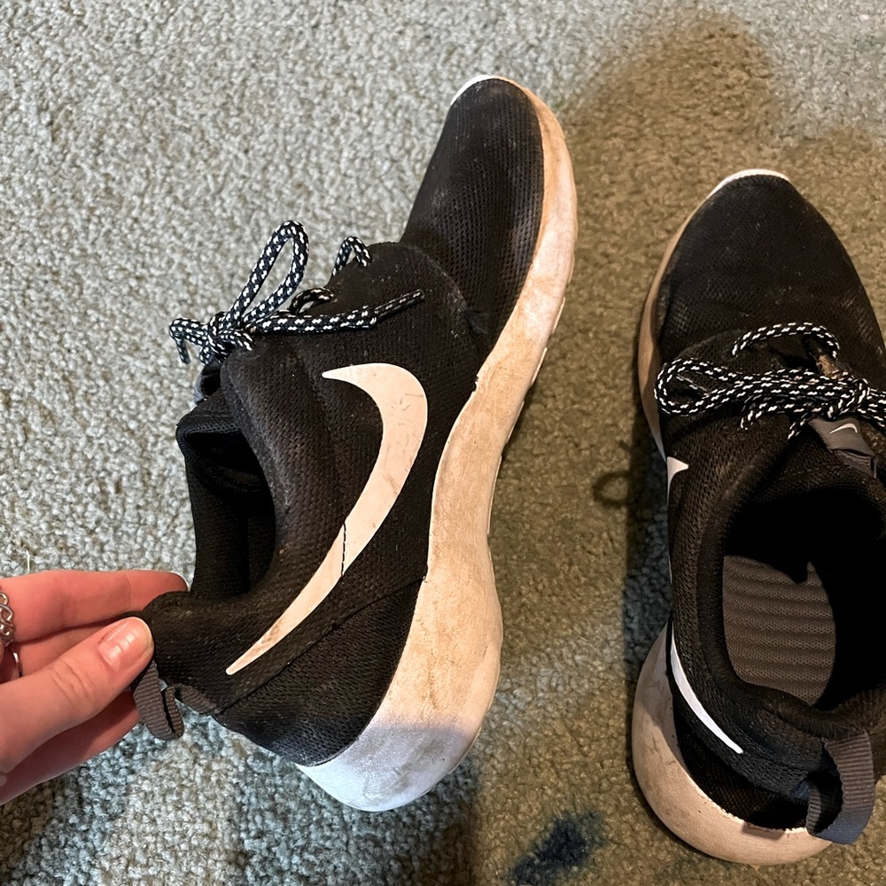 Nike roshes